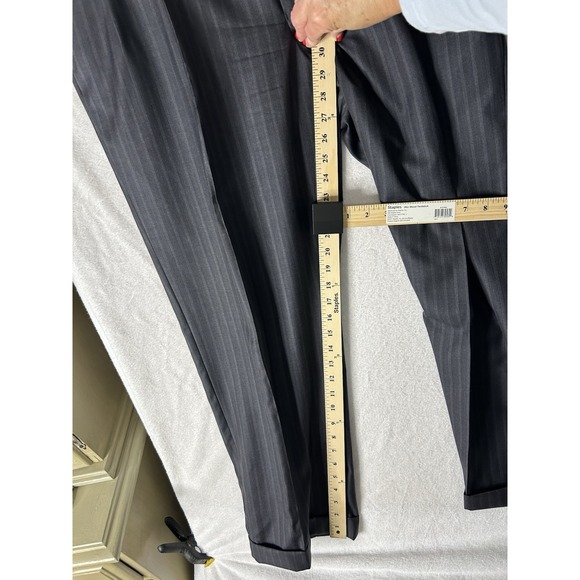 Jos A Bank SignatureGold Men's Grey Pinstripe Wool Suit 44R see measure - Picture 11 of 16